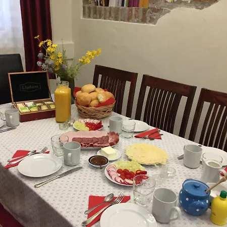 Bed & Breakfast Kikerics Vendeghaz