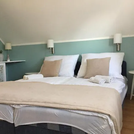 Kikerics Vendeghaz Bed & Breakfast