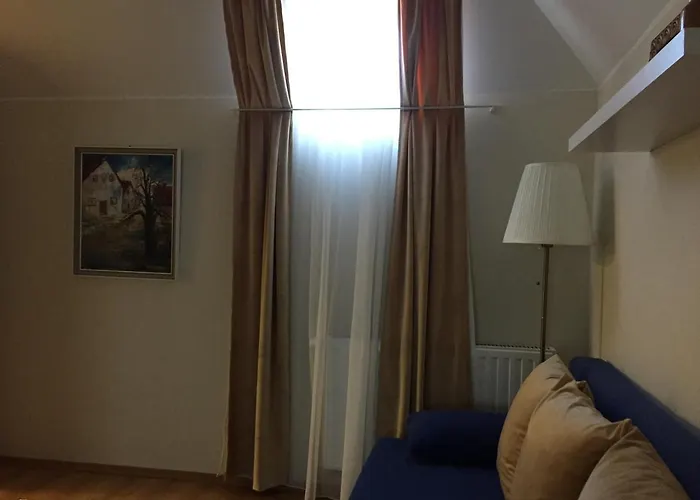 Kikerics Vendeghaz 3*